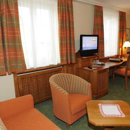 Pension Hochleitner Am Schlosspark 탐스베그 외부 사진